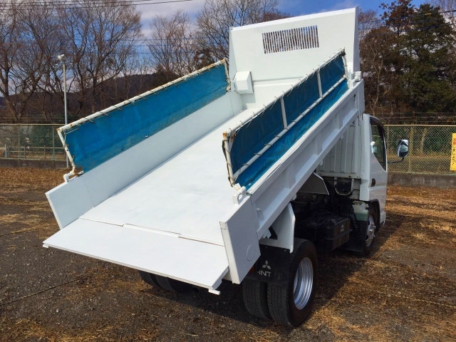 三菱ふそうキャンターダンプ小型（2t・3t）[写真02]