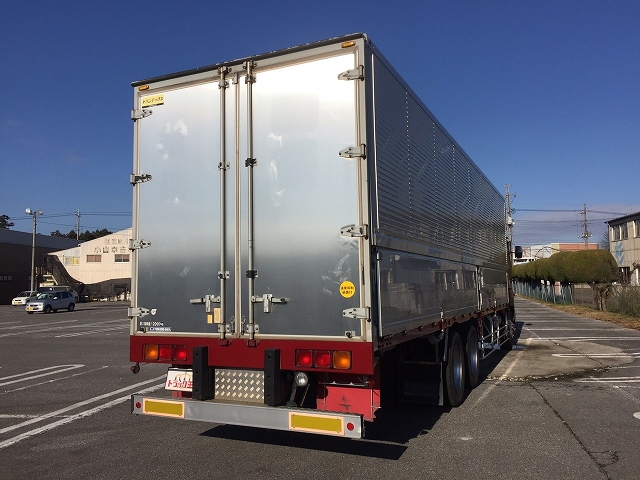 日野プロフィアアルミウイング大型（10t）[写真02]