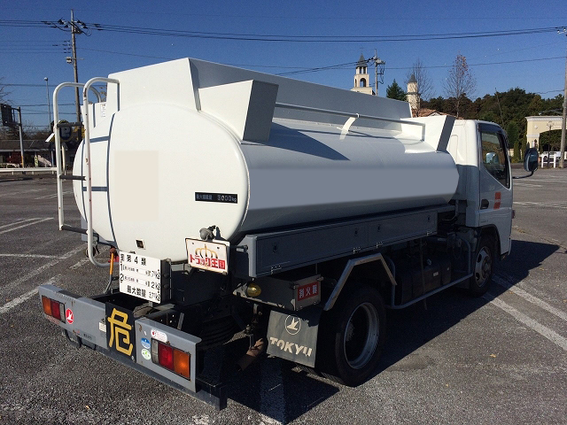 三菱ふそうキャンタータンク車（タンクローリー）小型（2t・3t）[写真02]