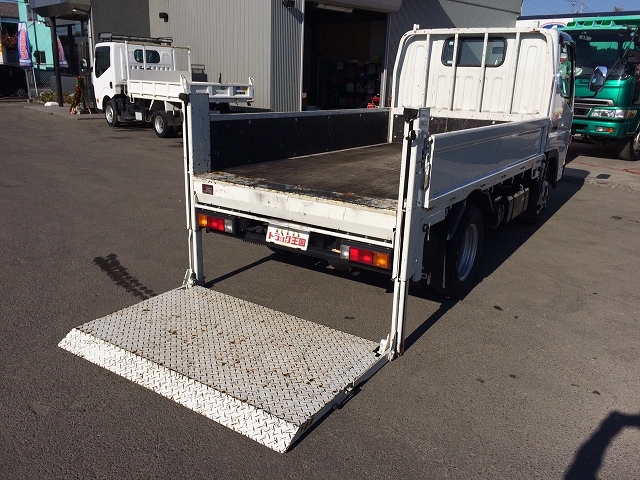 三菱ふそうキャンター平ボディ小型（2t・3t）[写真02]