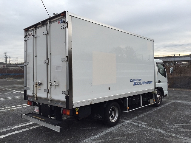 三菱ふそうキャンター冷凍車（冷蔵車）小型（2t・3t）[写真02]