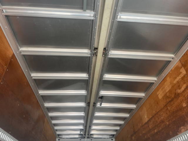 いすゞフォワードアルミウイング増トン（6t・8t）[写真10]