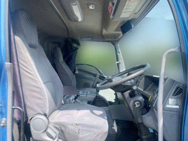 いすゞフォワードアルミウイング増トン（6t・8t）[写真23]