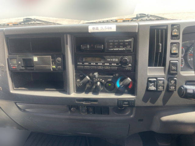 いすゞフォワードアルミウイング増トン（6t・8t）[写真28]