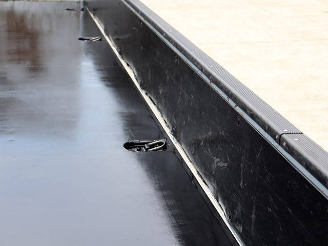 いすゞエルフ平ボディ小型（2t・3t）[写真11]