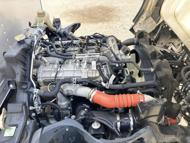 三菱ふそうキャンターアルミバン小型（2t・3t）[写真21]