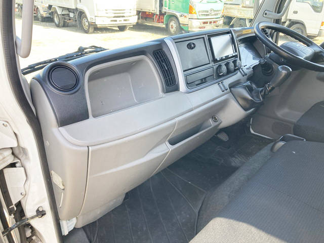 三菱ふそうキャンターアルミバン小型（2t・3t）[写真29]