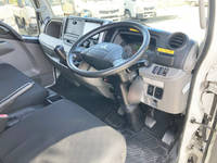 三菱ふそうキャンターアルミバン小型（2t・3t）[写真30]