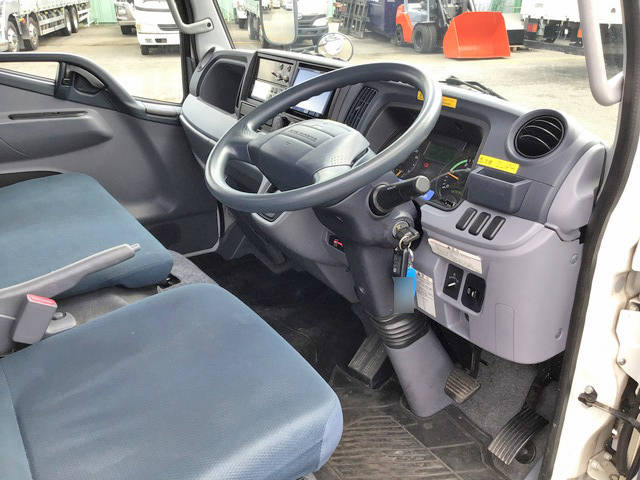 三菱ふそうキャンター冷凍車（冷蔵車）小型（2t・3t）[写真37]