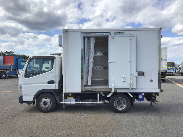 三菱ふそうキャンター冷凍車（冷蔵車）小型（2t・3t）[写真06]