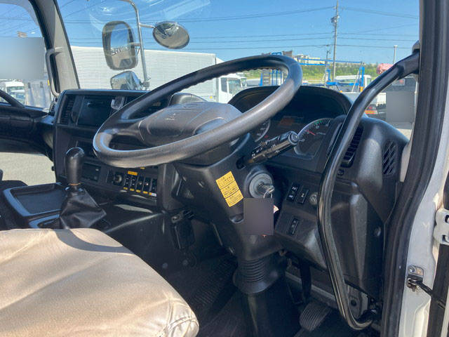 日野プロフィアアルミウイング大型（10t）[写真27]