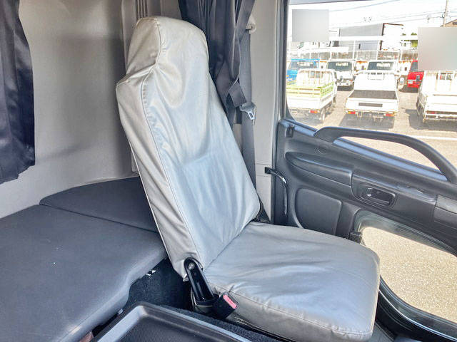 日野プロフィアアルミウイング大型（10t）[写真29]