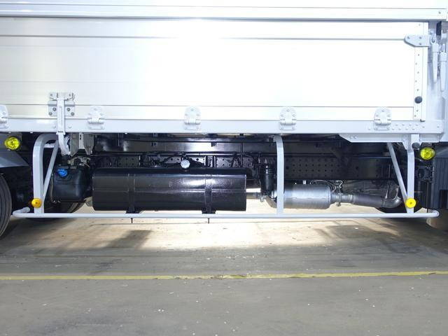 三菱ふそうキャンターアルミウイング小型（2t・3t）[写真14]