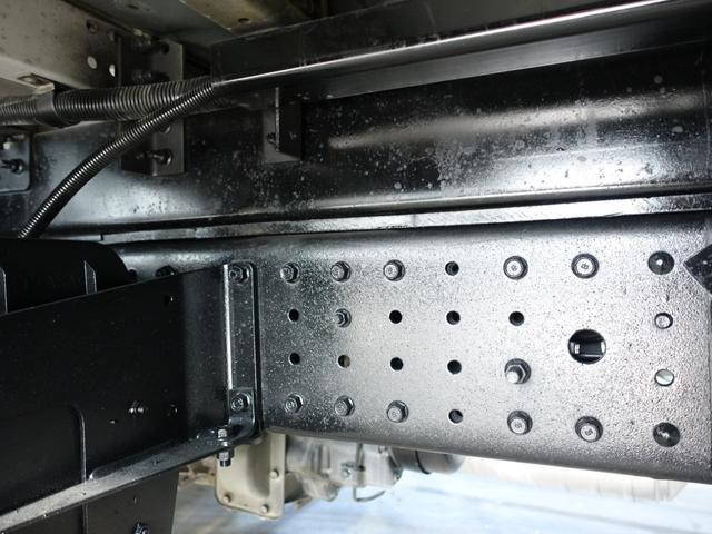 三菱ふそうキャンターアルミウイング小型（2t・3t）[写真16]