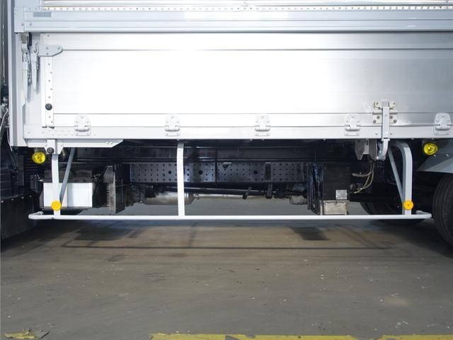 三菱ふそうキャンターアルミウイング小型（2t・3t）[写真17]