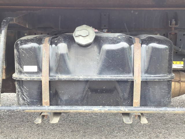 いすゞエルフセーフティローダー中型（4t）[写真13]