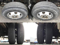 いすゞエルフセーフティローダー中型（4t）[写真18]