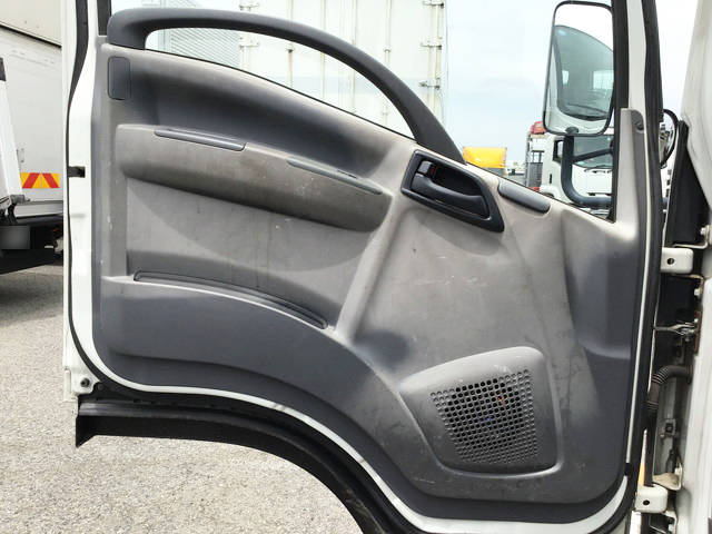 いすゞエルフセーフティローダー中型（4t）[写真23]