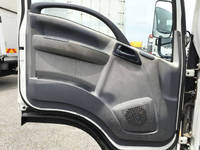 いすゞエルフセーフティローダー中型（4t）[写真23]