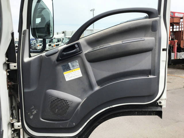 いすゞエルフセーフティローダー中型（4t）[写真24]