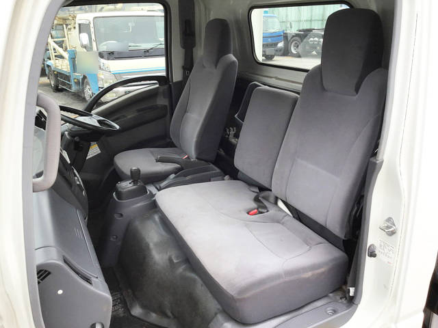 いすゞエルフセーフティローダー中型（4t）[写真25]