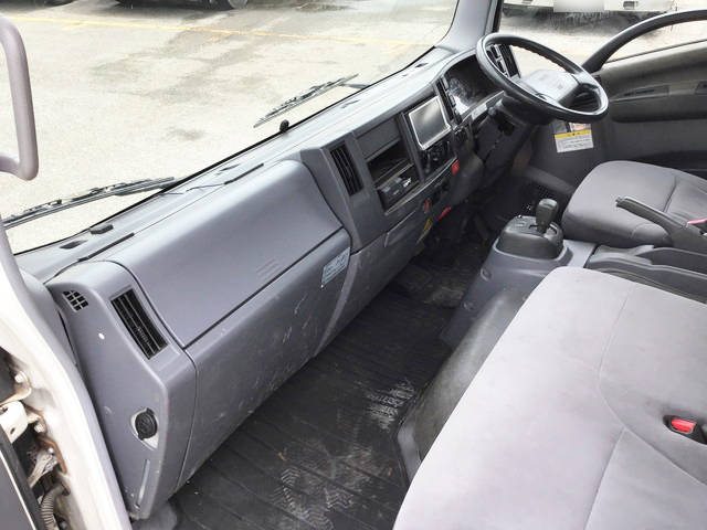 いすゞエルフセーフティローダー中型（4t）[写真28]