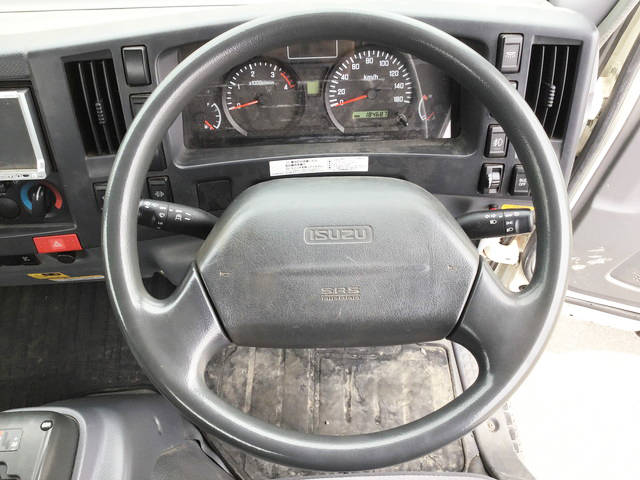 いすゞエルフセーフティローダー中型（4t）[写真30]