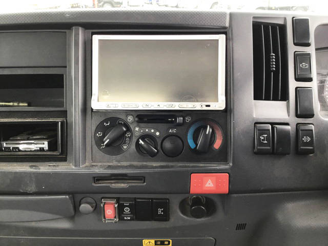 いすゞエルフセーフティローダー中型（4t）[写真33]