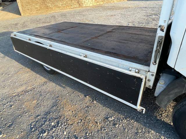 日産アトラス平ボディ小型（2t・3t）[写真28]