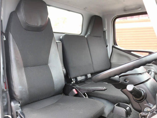 日産アトラス平ボディ小型（2t・3t）[写真15]