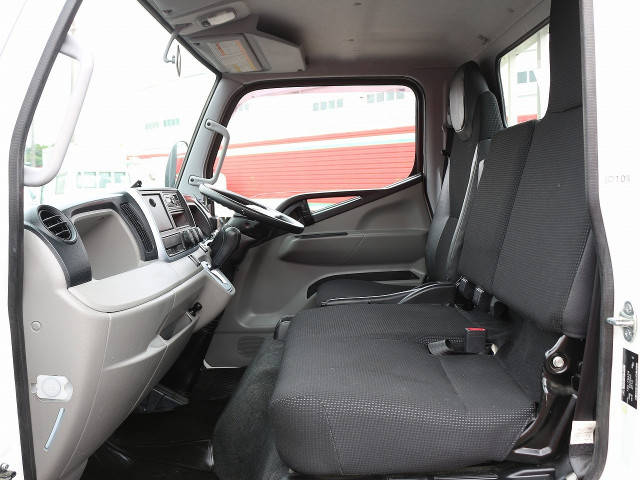 日産アトラス平ボディ小型（2t・3t）[写真16]