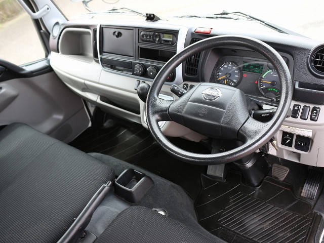 日産アトラス平ボディ小型（2t・3t）[写真20]