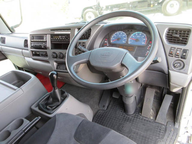 日産コンドルアルミウイング中型（4t）[写真36]