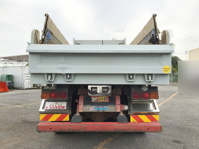 UDトラックスクオンダンプ大型（10t）[写真11]