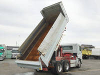 UDトラックスクオンダンプ大型（10t）[写真13]