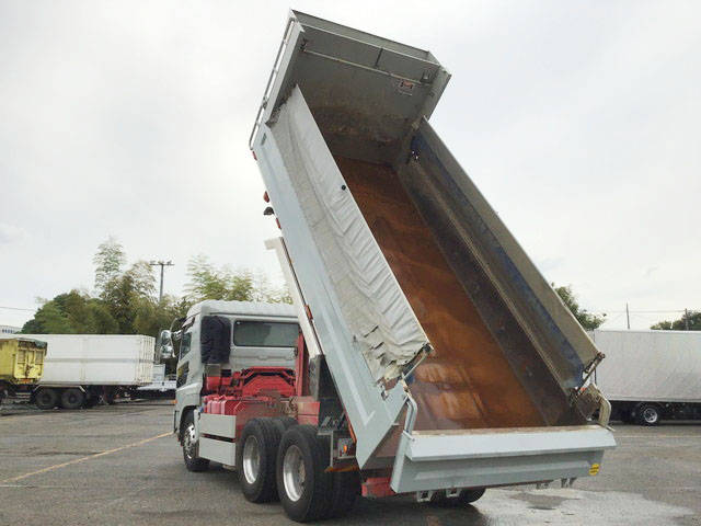 UDトラックスクオンダンプ大型（10t）[写真14]