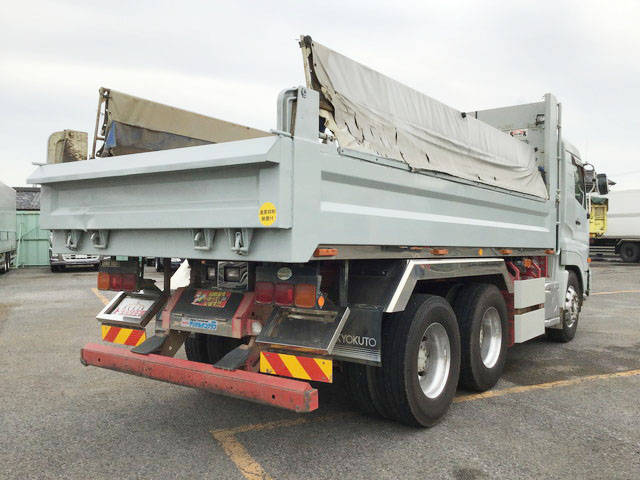 UDトラックスクオンダンプ大型（10t）[写真02]