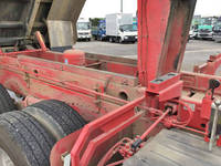 UDトラックスクオンダンプ大型（10t）[写真24]