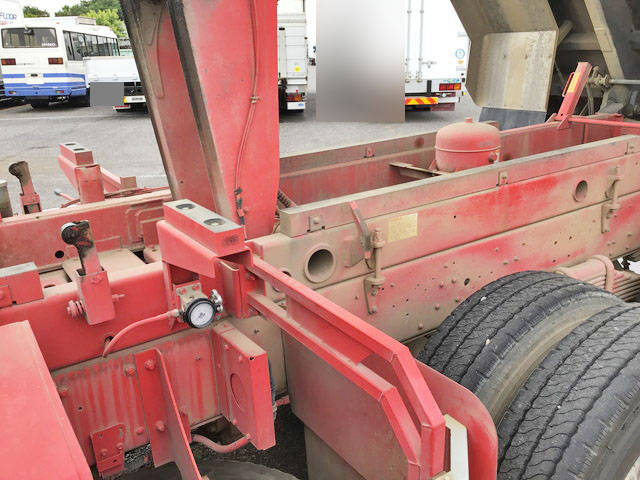 UDトラックスクオンダンプ大型（10t）[写真25]