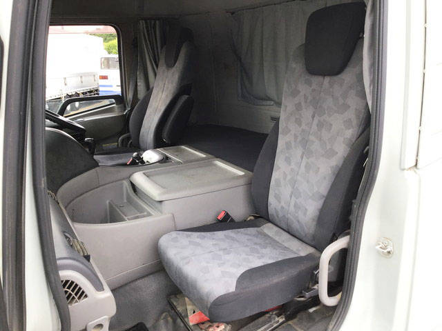 UDトラックスクオンダンプ大型（10t）[写真30]