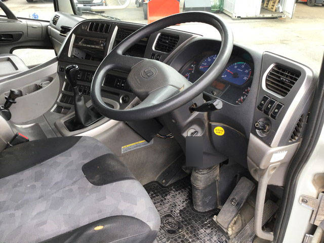 UDトラックスクオンダンプ大型（10t）[写真33]