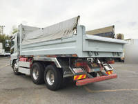 UDトラックスクオンダンプ大型（10t）[写真04]