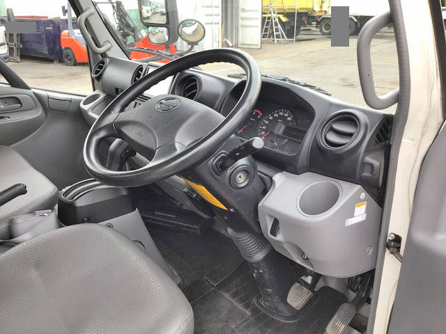 日野デュトロアルミバン小型（2t・3t）[写真37]