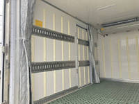 三菱ふそうキャンター冷凍車（冷蔵車）小型（2t・3t）[写真13]