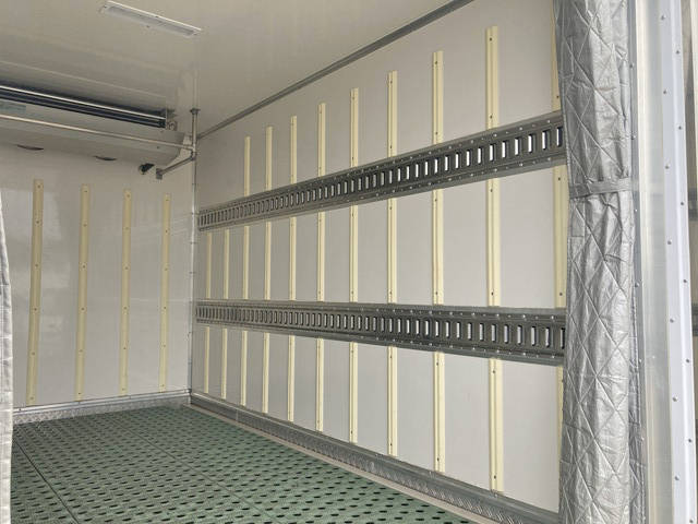 三菱ふそうキャンター冷凍車（冷蔵車）小型（2t・3t）[写真14]