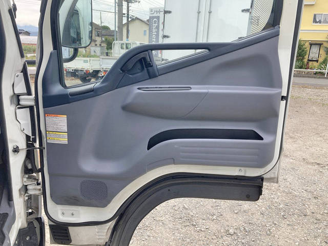 三菱ふそうキャンター冷凍車（冷蔵車）小型（2t・3t）[写真31]