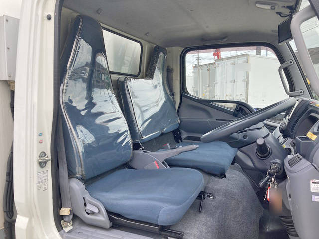 三菱ふそうキャンター冷凍車（冷蔵車）小型（2t・3t）[写真34]