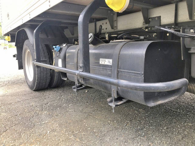 三菱ふそうキャンターアルミバン小型（2t・3t）[写真18]