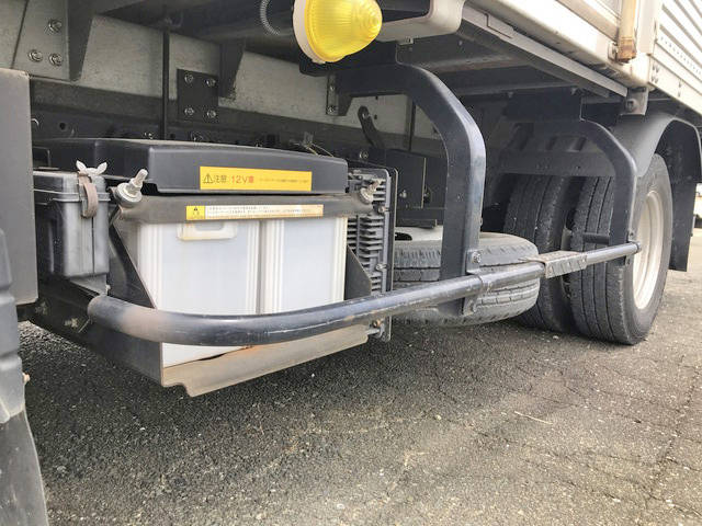 三菱ふそうキャンターアルミバン小型（2t・3t）[写真19]