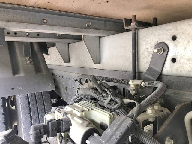 三菱ふそうキャンターアルミバン小型（2t・3t）[写真24]